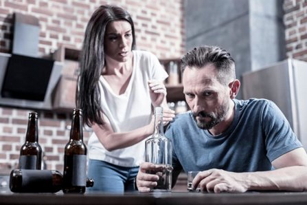 Come Aiutare un Alcolista che non Vuole Essere Aiutato